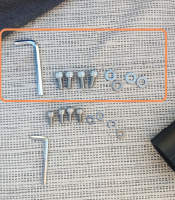 Step 2: Assembly Baser Supreme Cantilever parasol