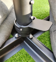 Step 4: Assembly Baser Original Cantilever parasol